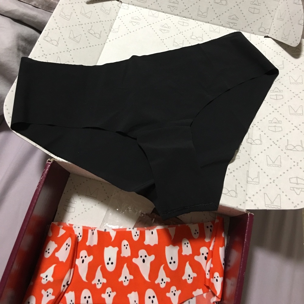 Adore Me NWT seamless undies 5 pairs - NEVER WORN